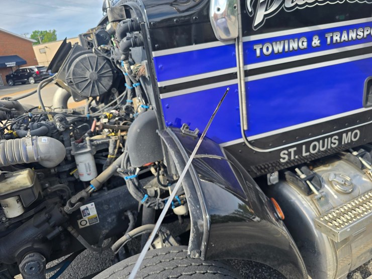 2022-peterbilt-337-image-58
