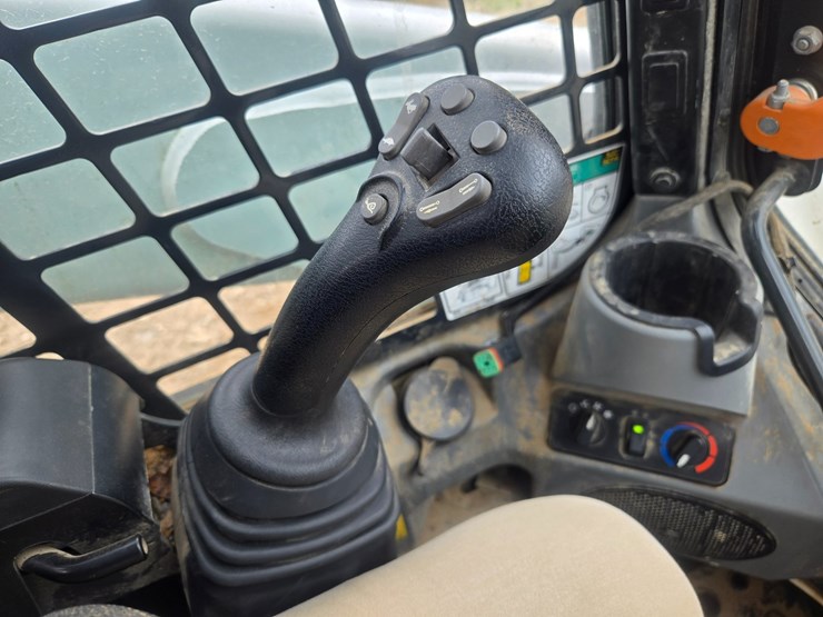 2023-bobcat-t650-image-27