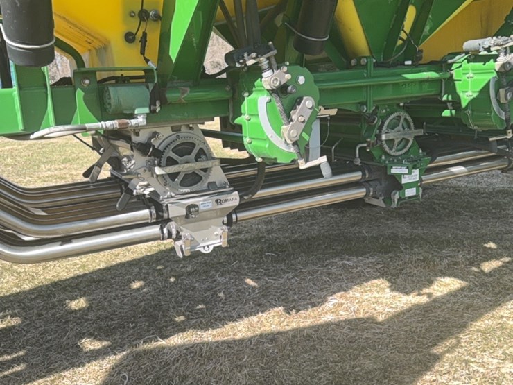 2000-john-deere-1910-image-105