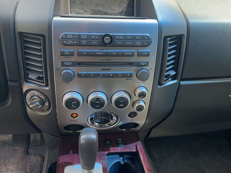 2004-infiniti-qx56-image-19