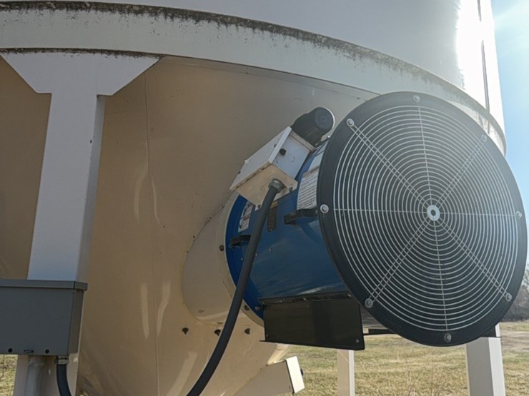 meridian-5000-bushel-hopper-bin-with-fan,-this-bin-is-designed-for-fertilizer,-however-it-has-never-had-fertilizer-in-it.-grain-only.-excellent-shape.-image-12