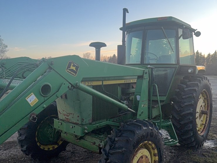 john-deere-725-image-3