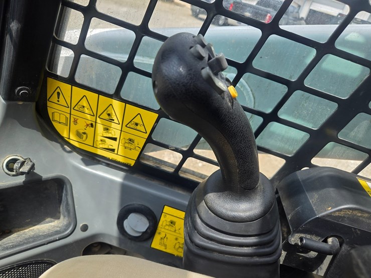 2024-bobcat-t650-image-30