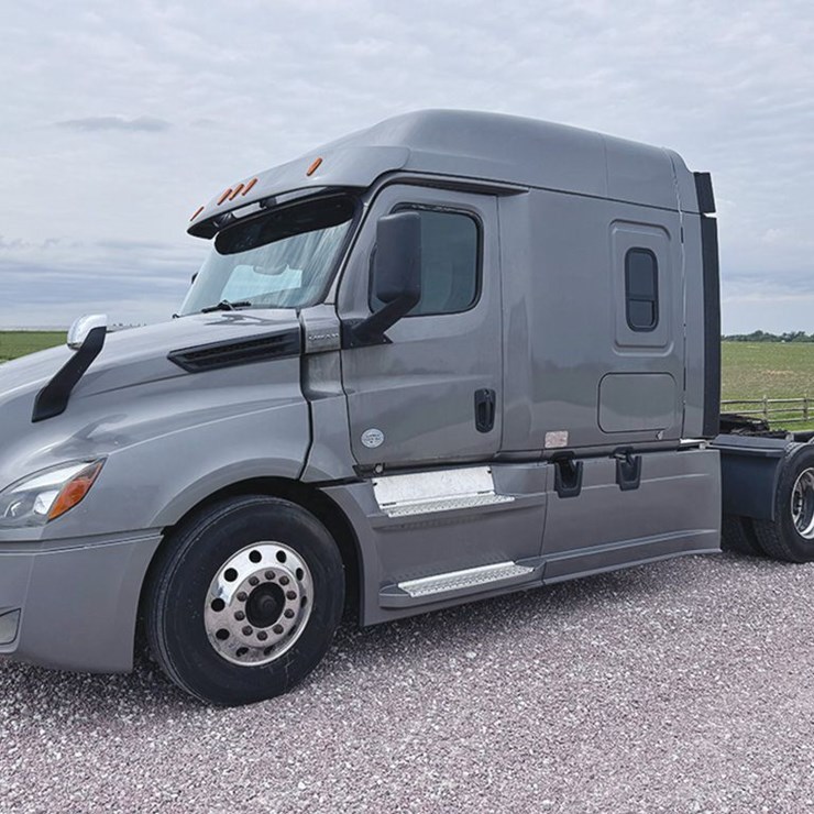 2023 FREIGHTLINER CASCADIA 126