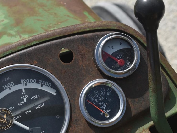 john-deere-3010-image-36