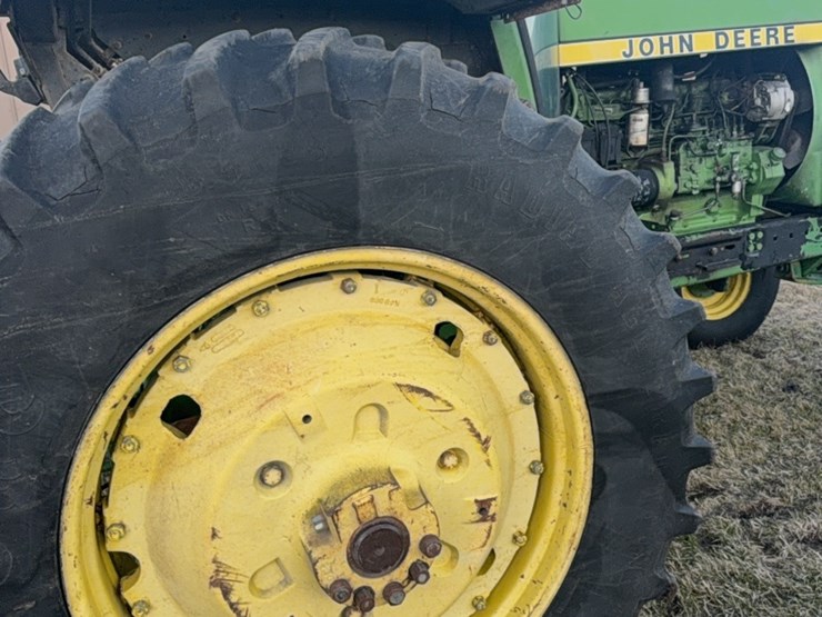 john-deere-4440-image-18