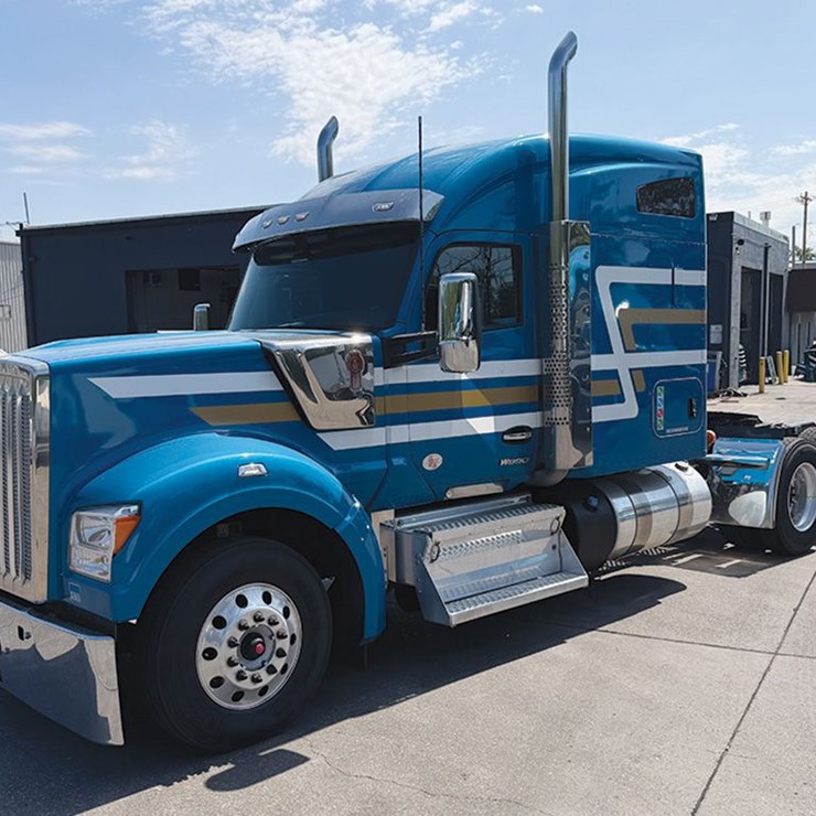 2022 KENWORTH W990
