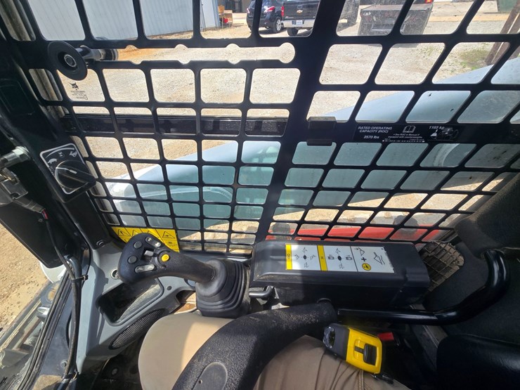2024-bobcat-t650-image-40