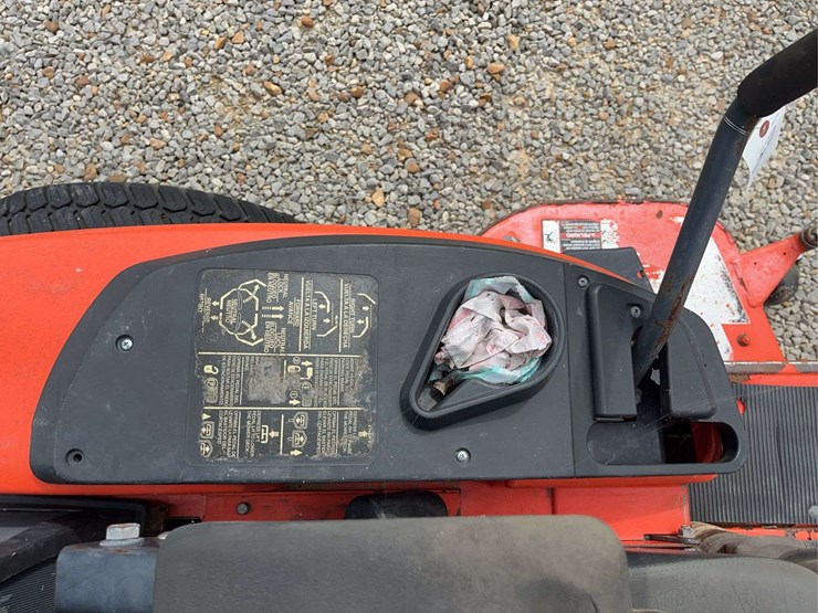 kubota-zd326-image-12