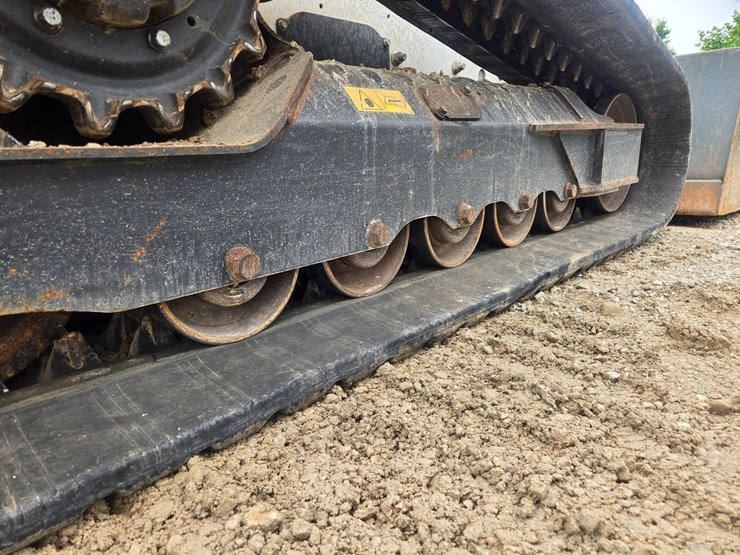 2023-bobcat-t770-image-59