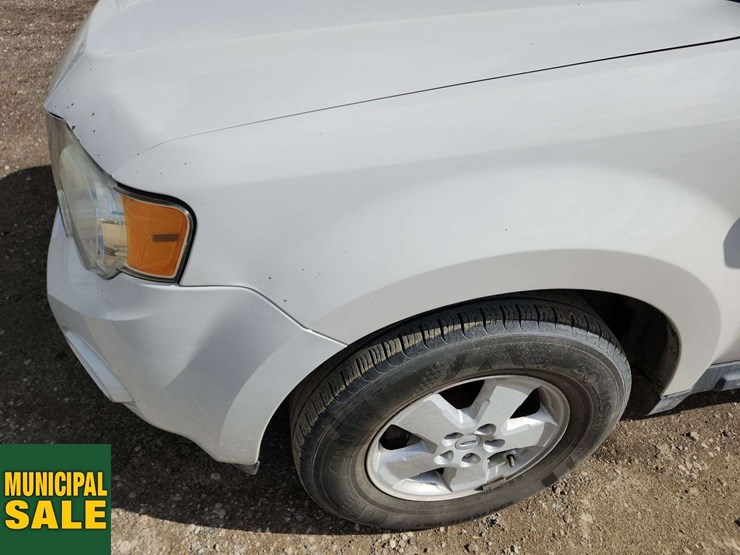 2011-ford-escape-image-26