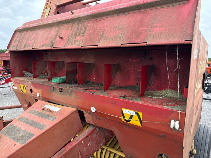 new-holland-644-image-6