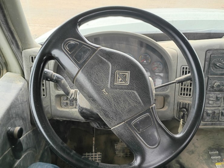 2011-international-workstar-7600-image-50