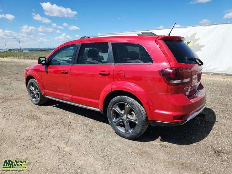 2015-dodge-journey-image-3