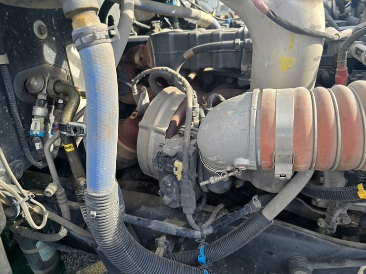 2022-peterbilt-337-image-51