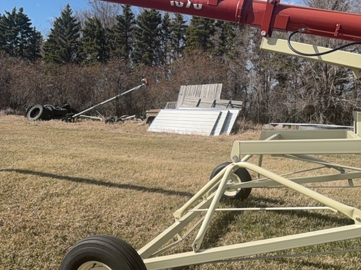 10-x-70-farmking-auger-with-swing-out-mechanical-drive-hopper￼-image-20