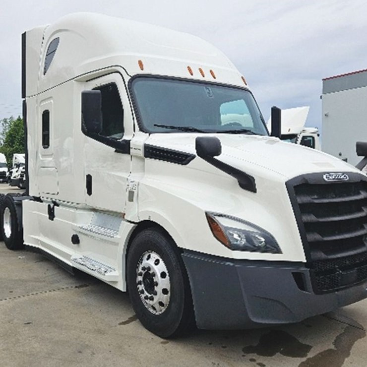 2020 FREIGHTLINER CASCADIA 126