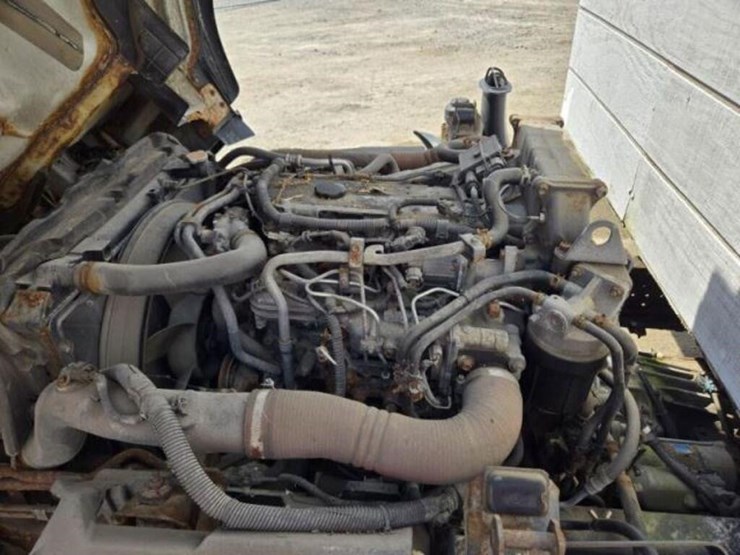 inoperable-2010-isuzu-flatbed-truck-jale5w169a7301-image-13