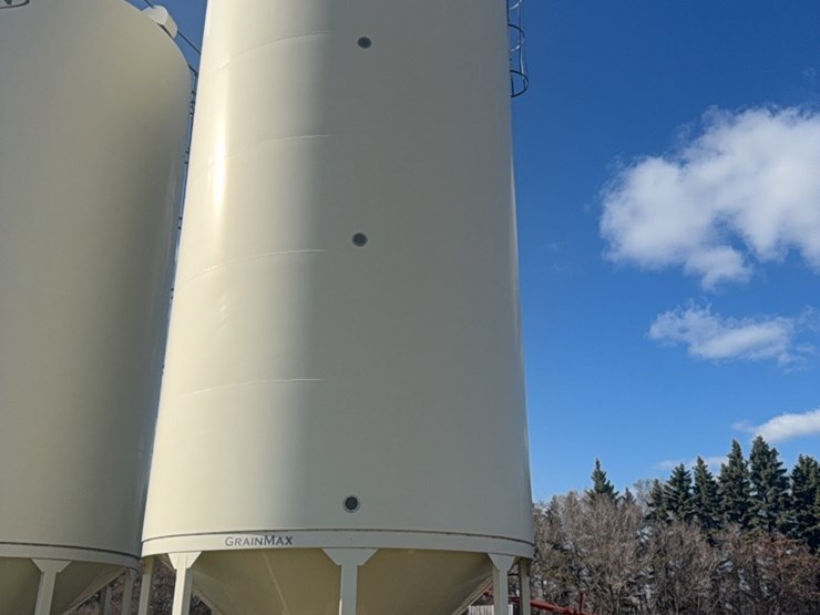 meridian-6000-bushel-hopper-bin-with-fan,-used-for-grain-only,-excellent-shape-image-10