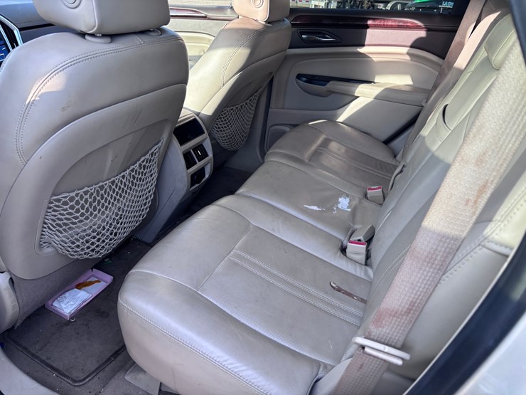 2015-cadillac-srx-image-6