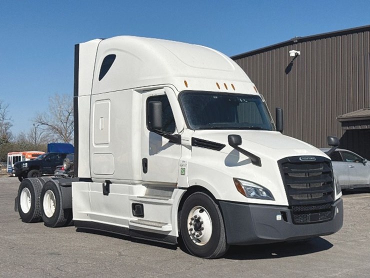 2022-freightliner-cascadia-126-image-1