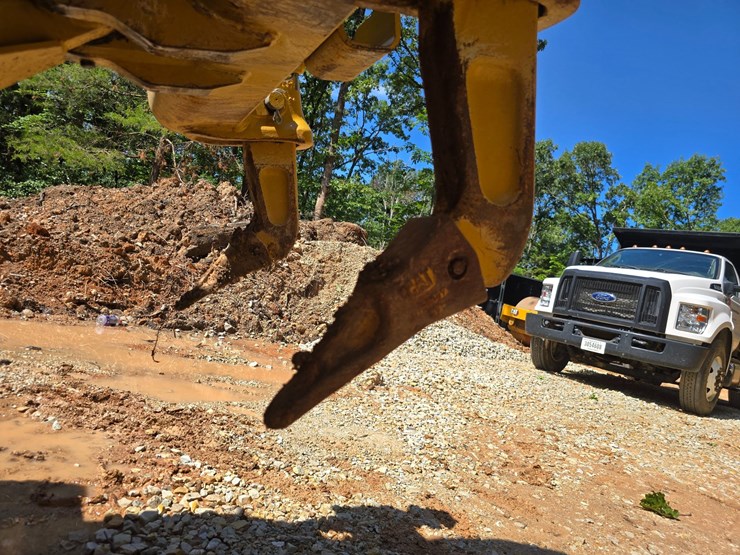 caterpillar-d4-image-60