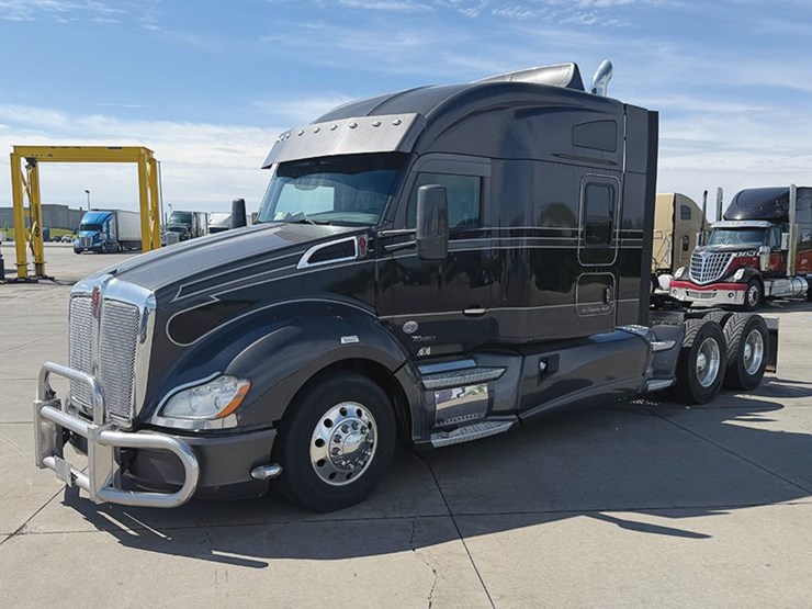 2021-kenworth-t680-image-2