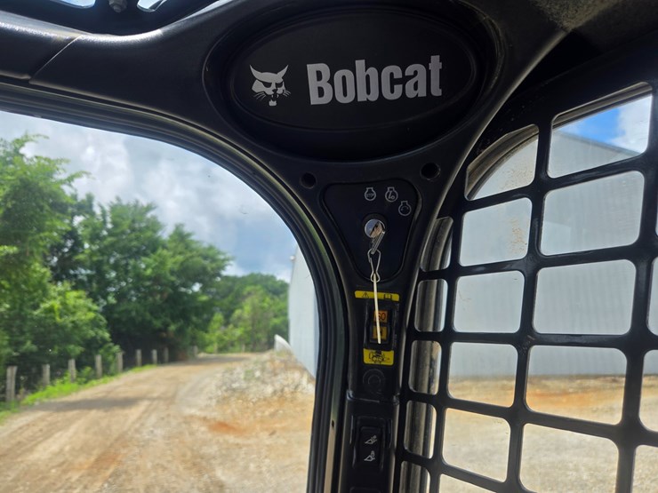 2024-bobcat-t650-image-33
