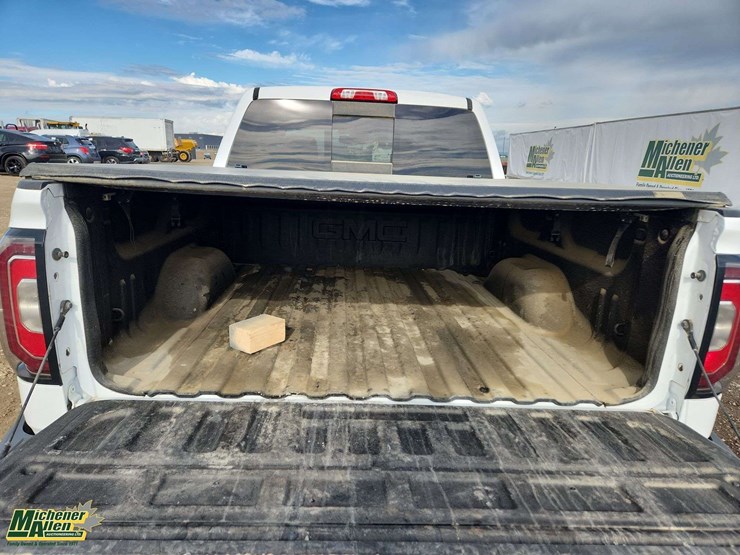 2017-gmc-sierra-1500-image-16