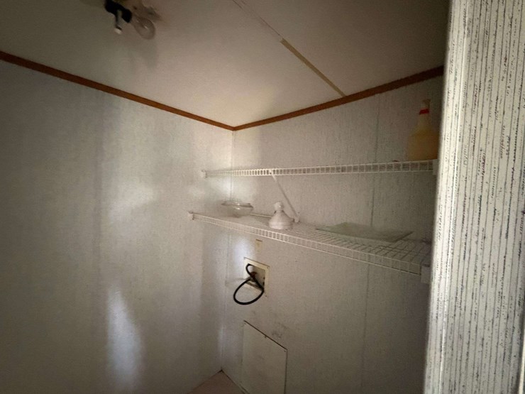 2000-horton-homes-inc.-14x64-2br/2bath-mobile-home-image-23
