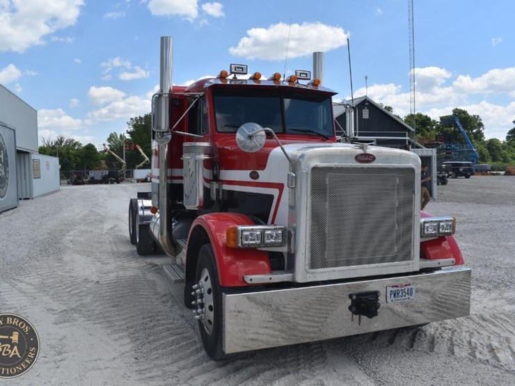 2005-peterbilt-378-image-18