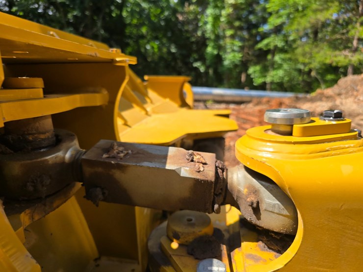 caterpillar-d4-image-27