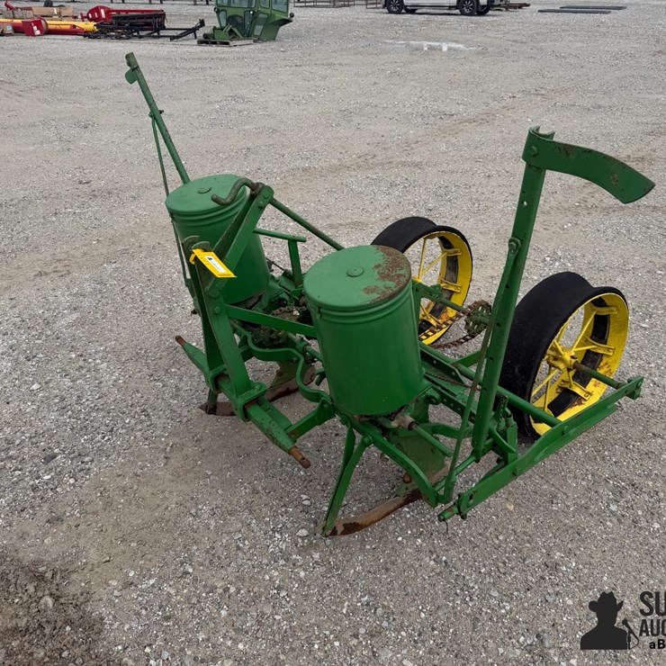JOHN DEERE 2