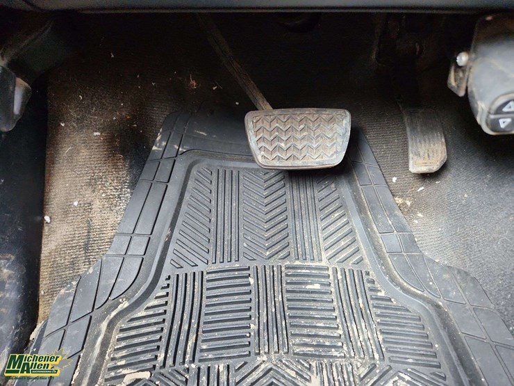 2015-toyota-tundra-image-24