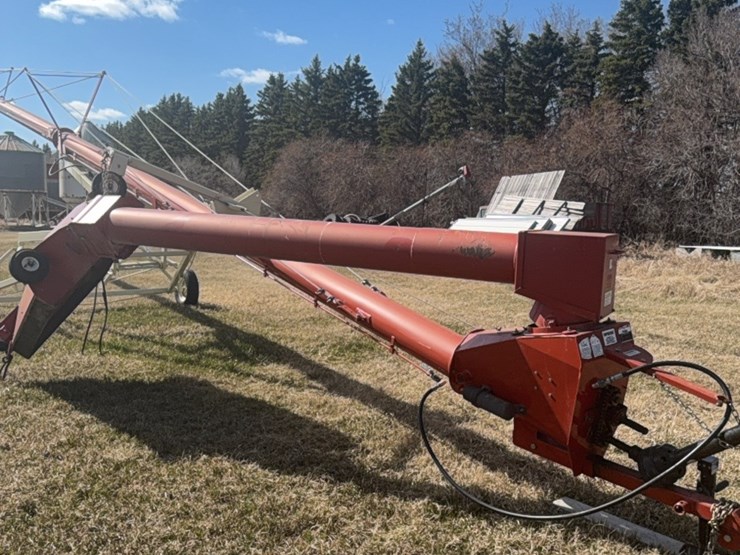 10-x-70-farmking-auger-with-swing-out-mechanical-drive-hopper￼-image-2