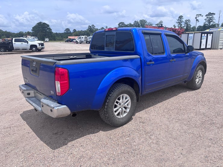 2015-nissan-frontier-image-3