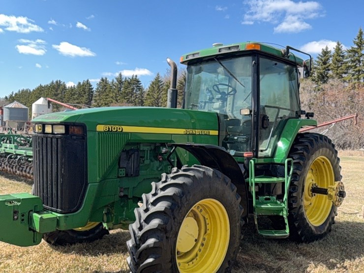 john-deere-8100-image-2