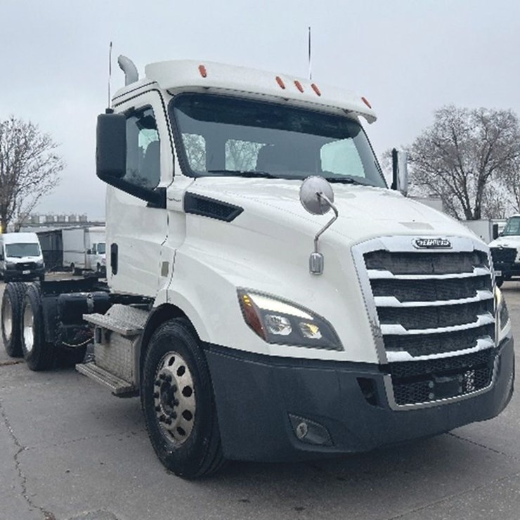 2019 FREIGHTLINER CASCADIA 116