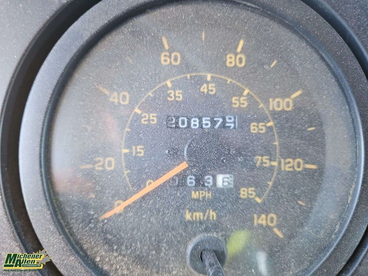 2001-gmc-t7500-image-16