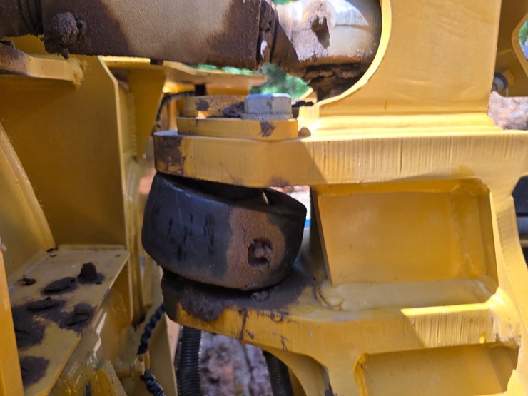 caterpillar-d4-image-26