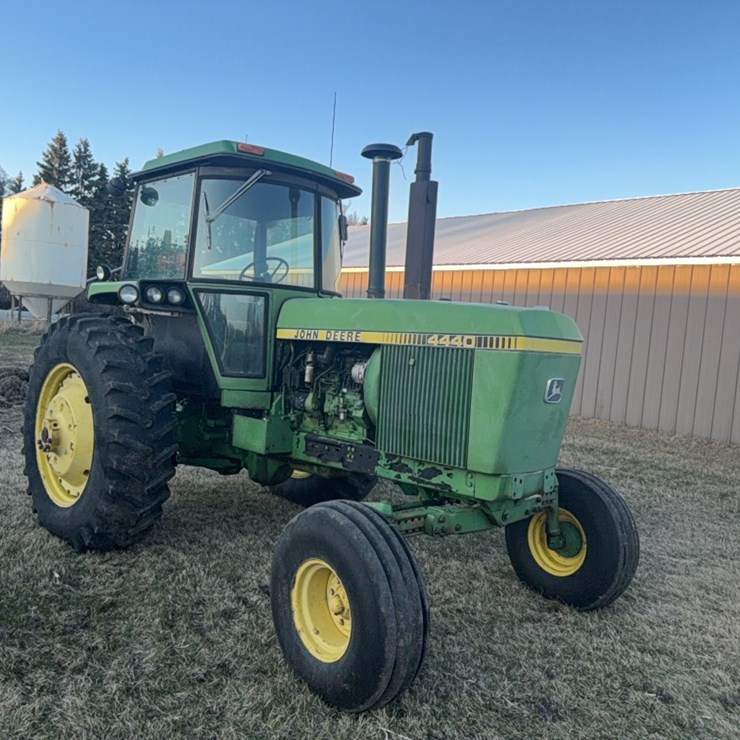 JOHN DEERE 4440