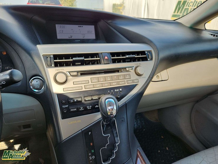 2010-lexus-rx350-image-38