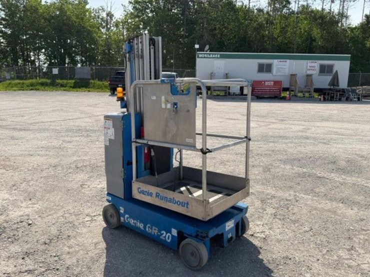 2015-genie-gr-20-electric-personnel-lift-gr1539528-image-3