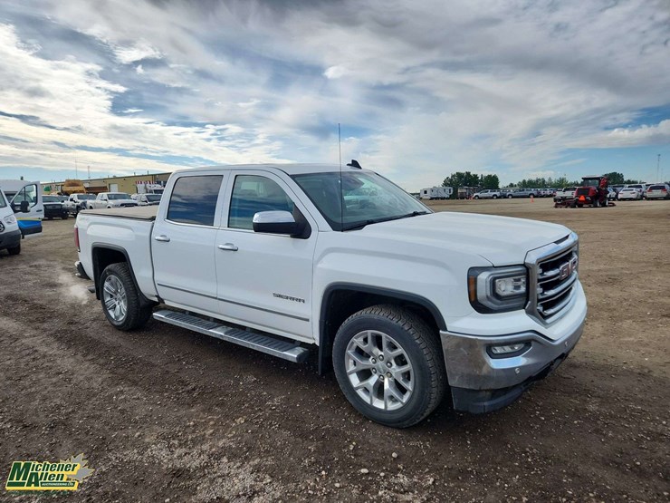 2017-gmc-sierra-1500-image-2