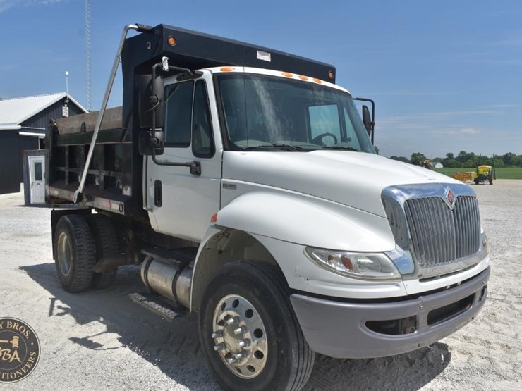 2012-international-durastar-4400-image-11