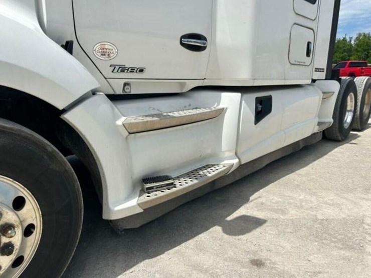 2020-kenworth-t680-image-54