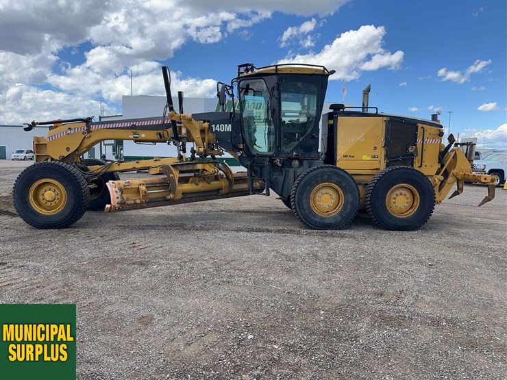 2009-caterpillar-140m-image-2