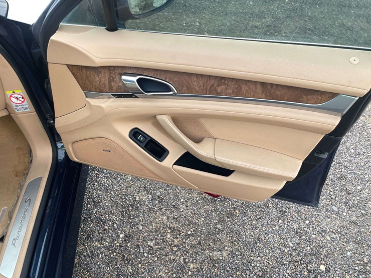 2010-porsche-panamera-s-4-door-sedan-(151,912-miles)-image-17