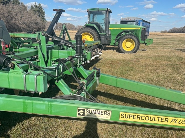 summers-40’-supercoulter-plus-vertical-tillage,-equipped-with-summer’s-heavy-duty-3-bar-harrows-and-rolling-baskets-image-67