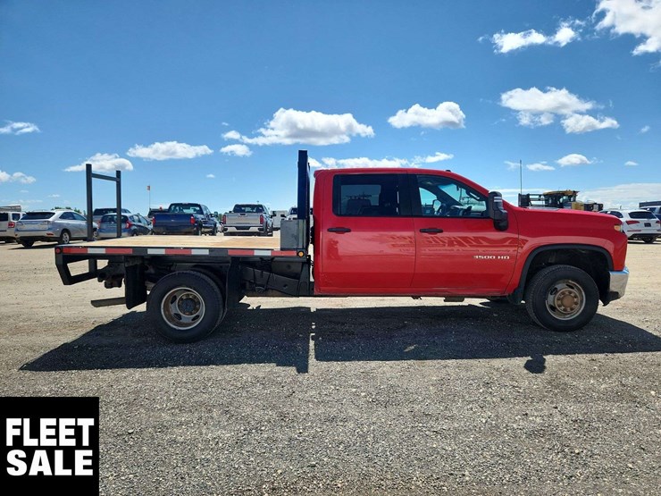 2020-chevrolet-silverado-3500hd-image-11